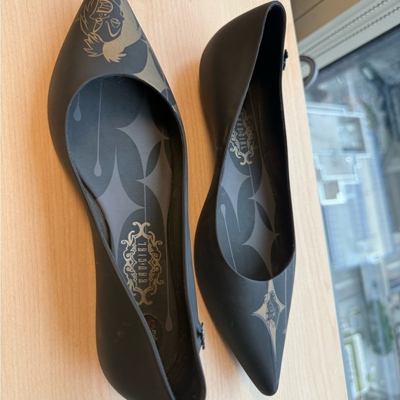 Melissa X Disney Cruella Deville Glam Sz 7 worn once briefly!! Jelly flats - Picture 5 of 11